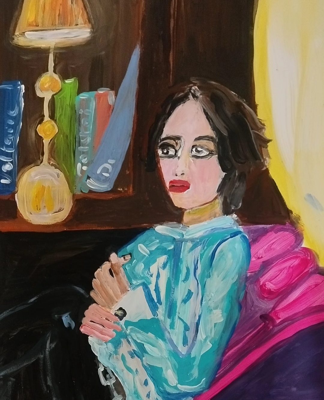 Femme brune en chemise turquoise assise devant une bibliothèque, une lampe allumée derrière elle. Peinture de Delphine Perlstein.