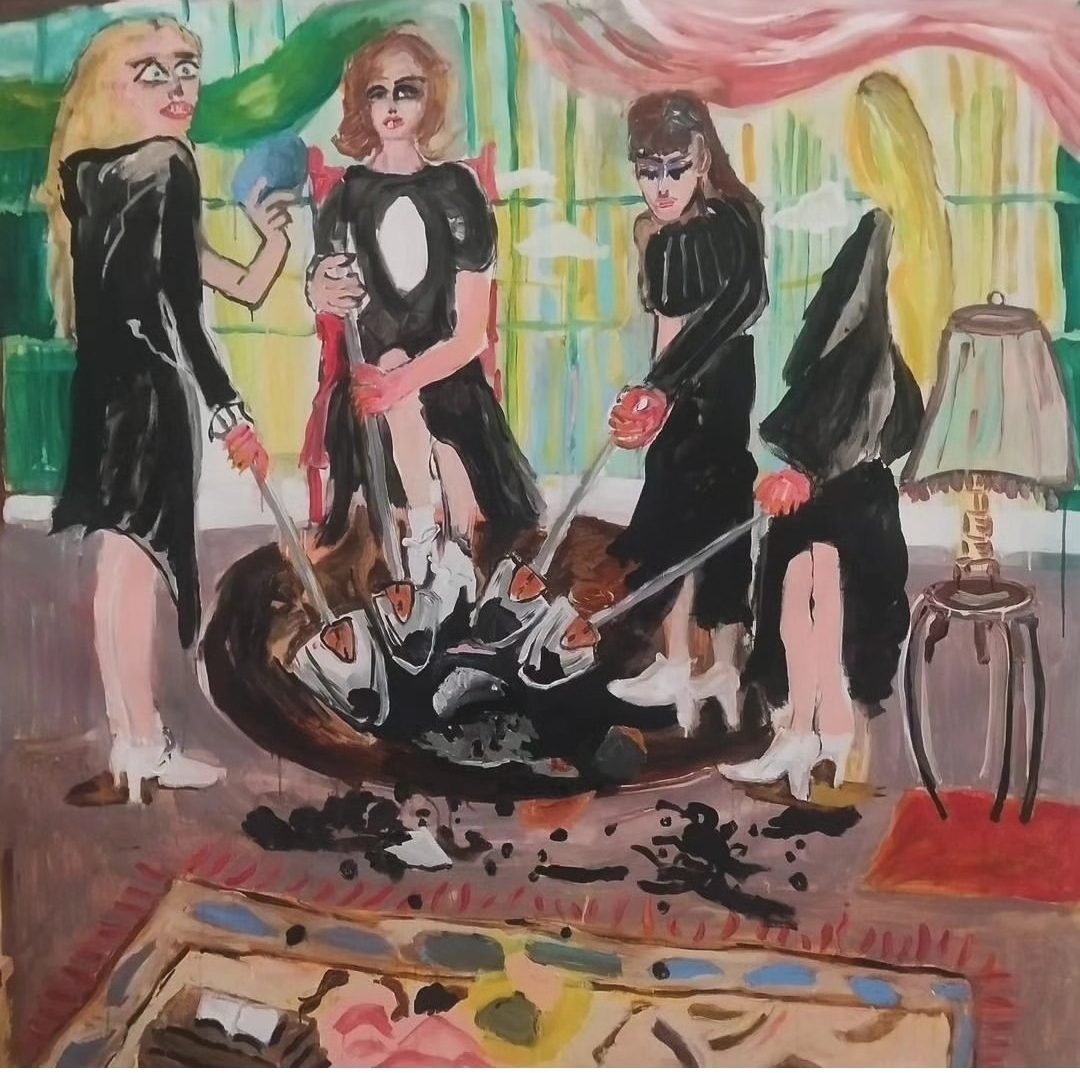 Trois femmes en robe noire réunies dans un salon aux tons pâles. Peinture de Delphine Perlstein.