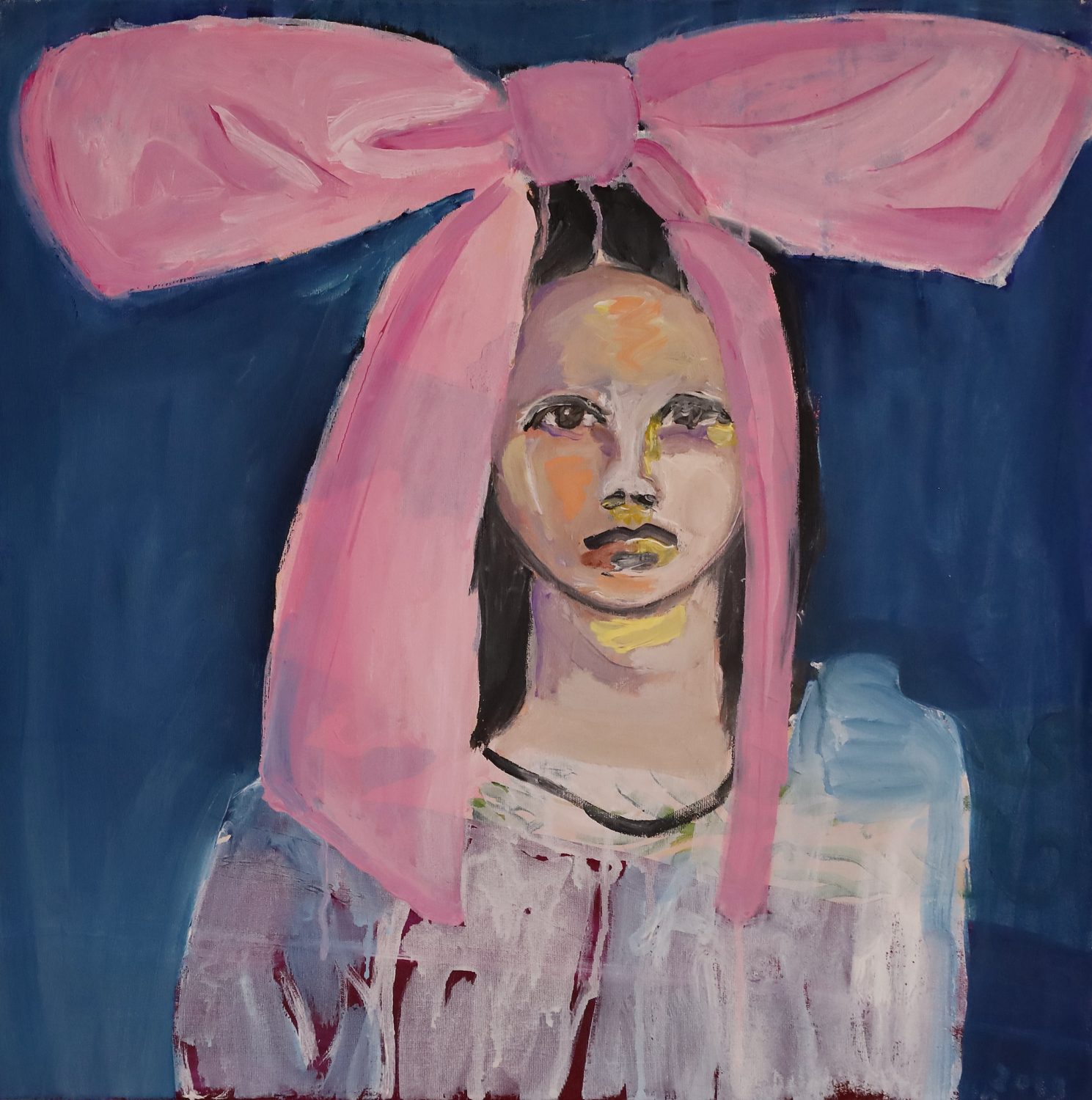 Portrait d'une jeune fille coiffée d'un grand nœud rose, sur un fond bleu nuit. Peinture de Delphine Perlstein.